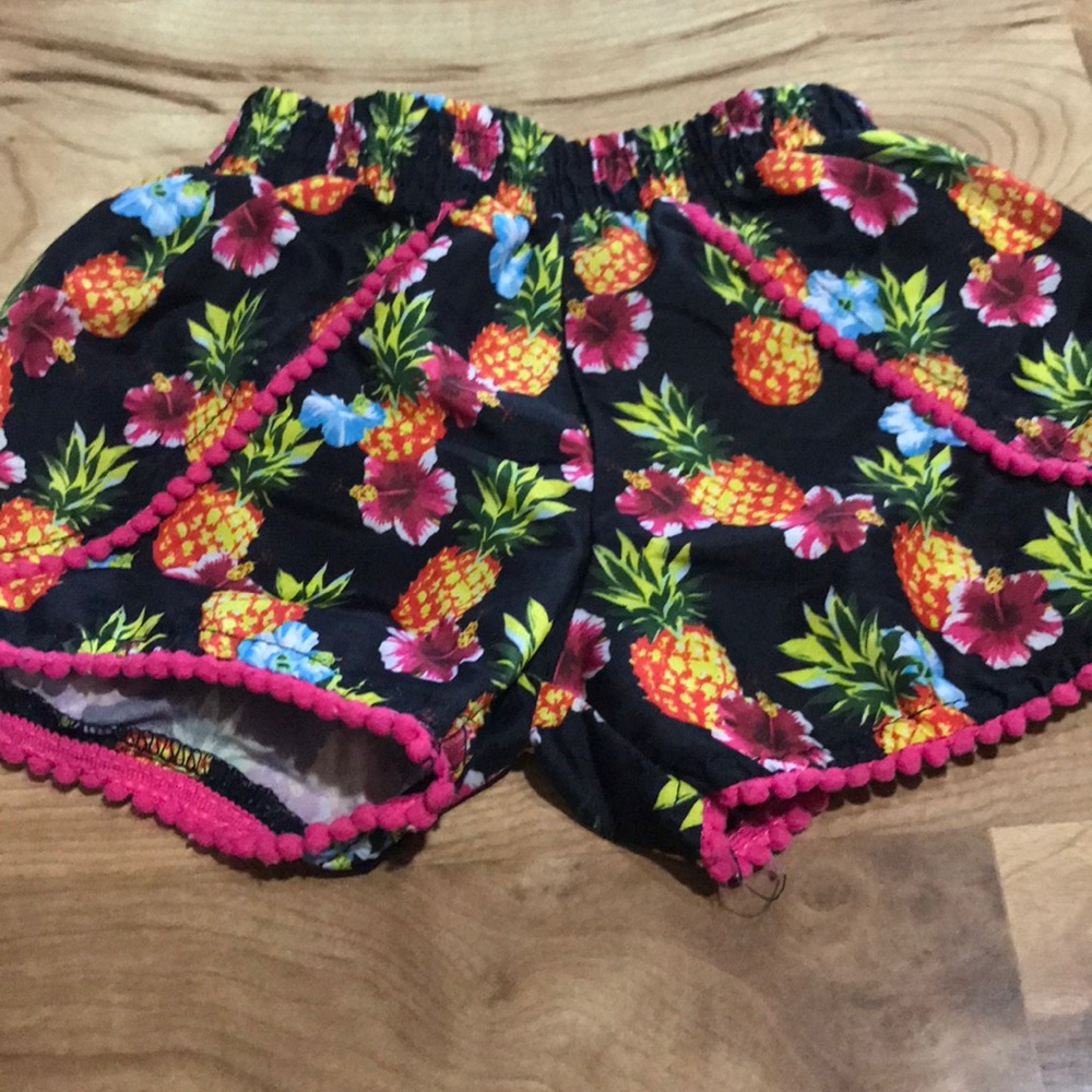 2t Hawaiian shorts